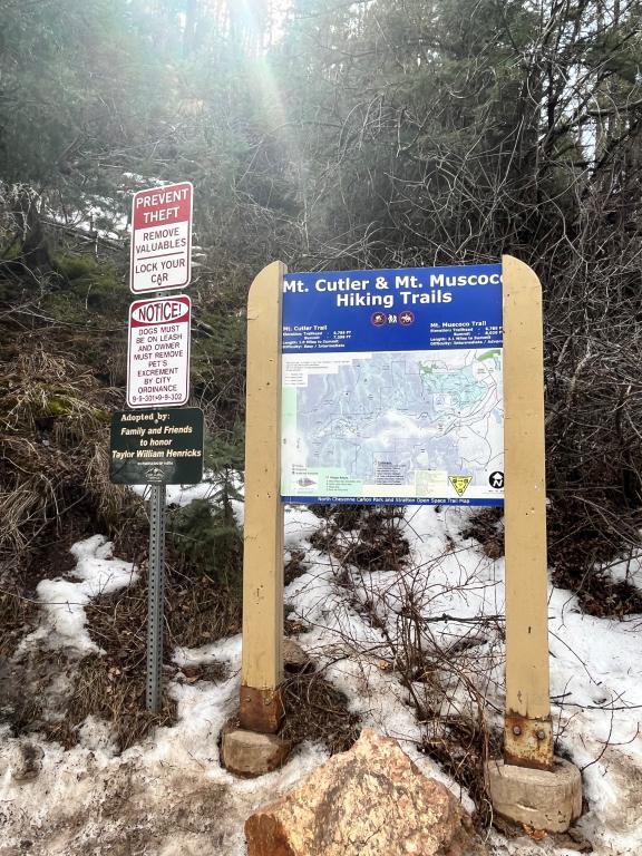 sign at trailhead of Mt Cutler